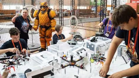 SEGÚN The Insider, el estado ruso busca captar estudiantes talentosos a través de plataformas de videojuegos para incorporarlos a empresas de desarrollo armamentista.