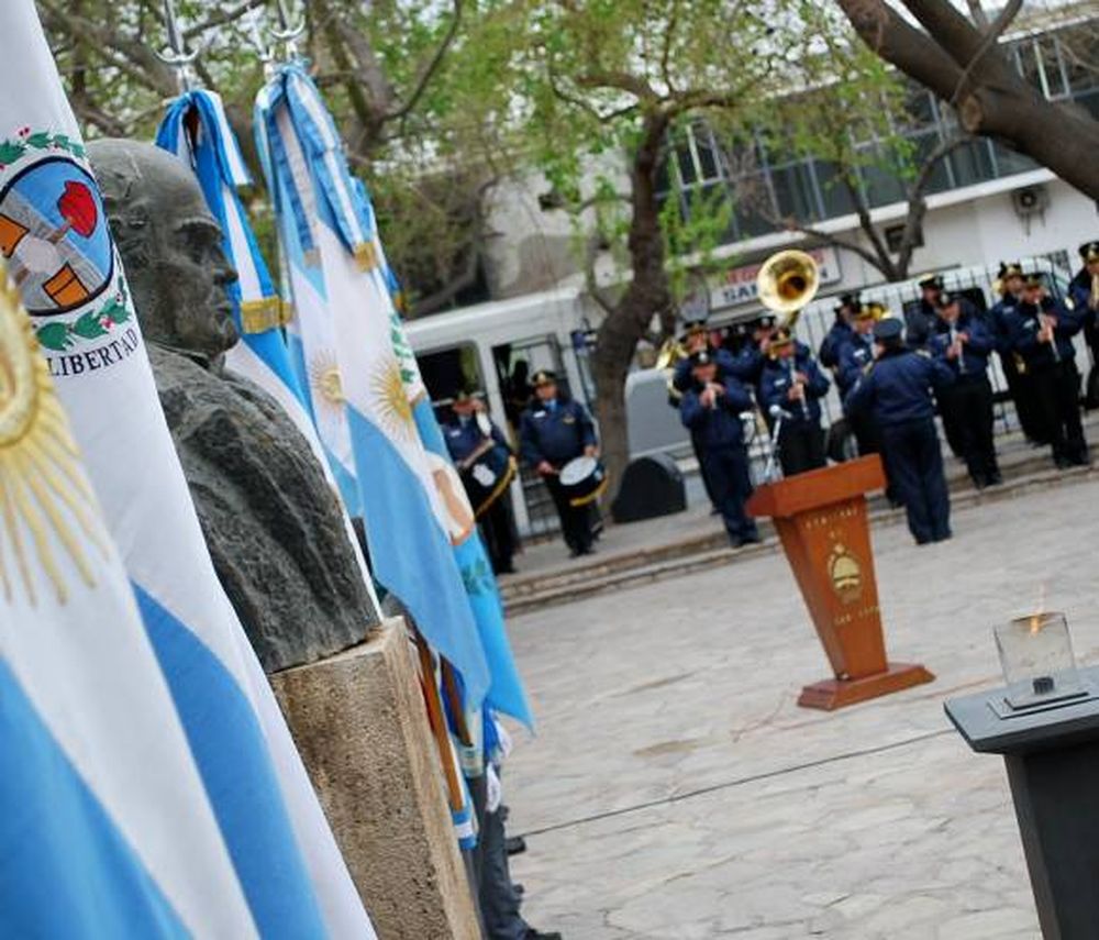 Habrá 200 banderas en  el desfile de Sarmiento