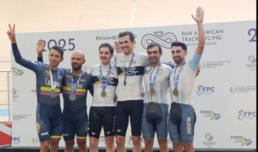 El podio. Los dos argentinos, Rubén y Marcos Méndez, junto a los estadounidenses y colombianos, primeros y segundos en la Madison que cerró el torneo.