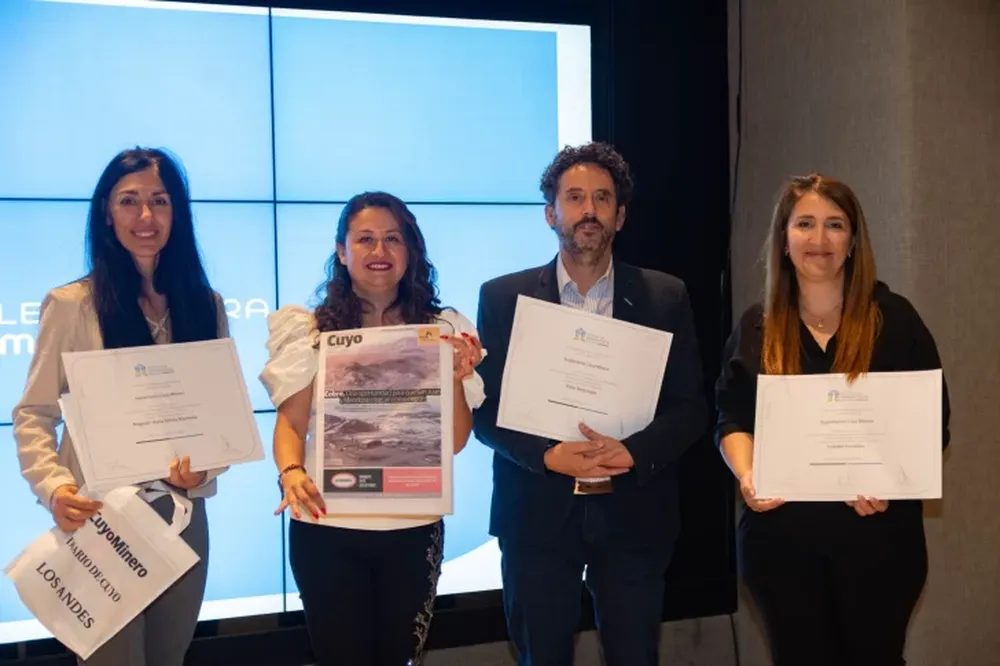 Marita Ahumada, Jessica Laferte, Pablo Dellazoppa y Soledad González.