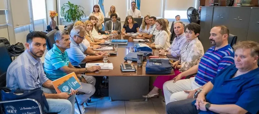 SIN ACUERDOS. Hasta el momento no hay un acuerdo de paritaria con conformidad de los sindicatos, aunque Gobierno sí aplicó una suba salarial.