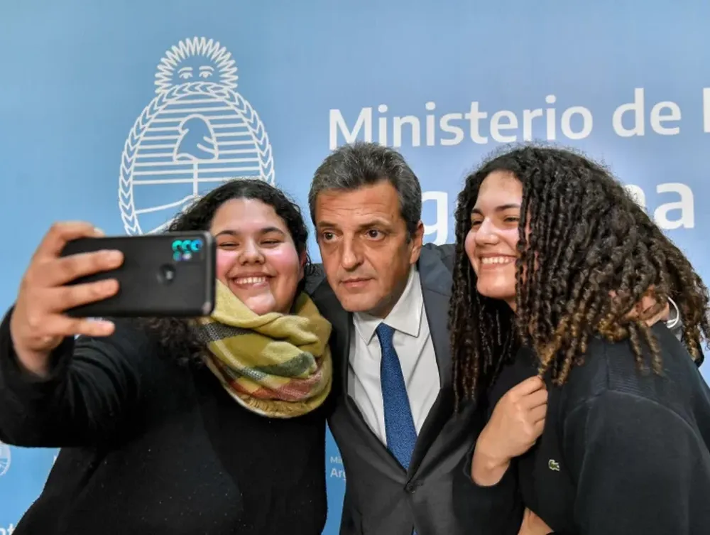 Las Becas Progresar subirán a $20.000 a partir de agosto