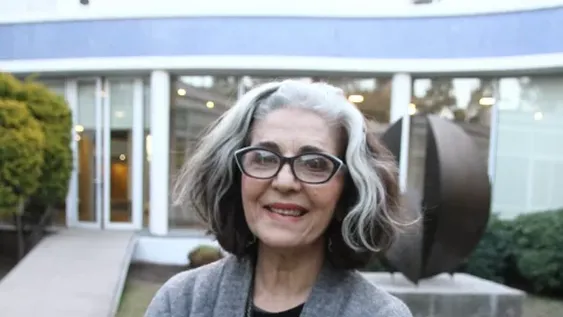 “El arte es valido si excede al artista’