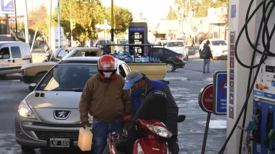 Este sábado aumentarán un 6% en promedio los precios de los combustibles
