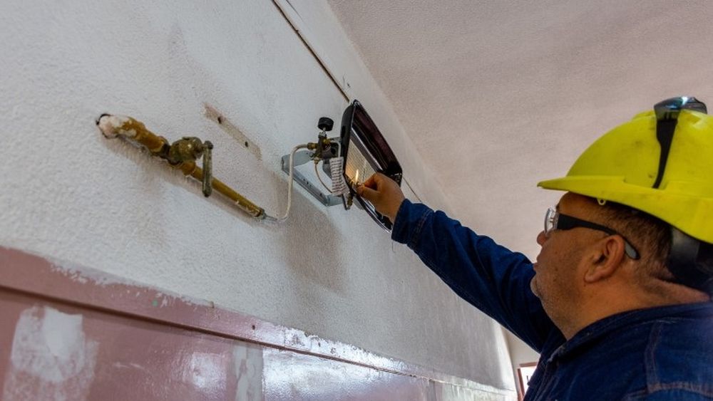 El plan del matenimiento de la red de gas en las escuelas de San Juan incluye revisión y reparación de calefactores y pantallas.