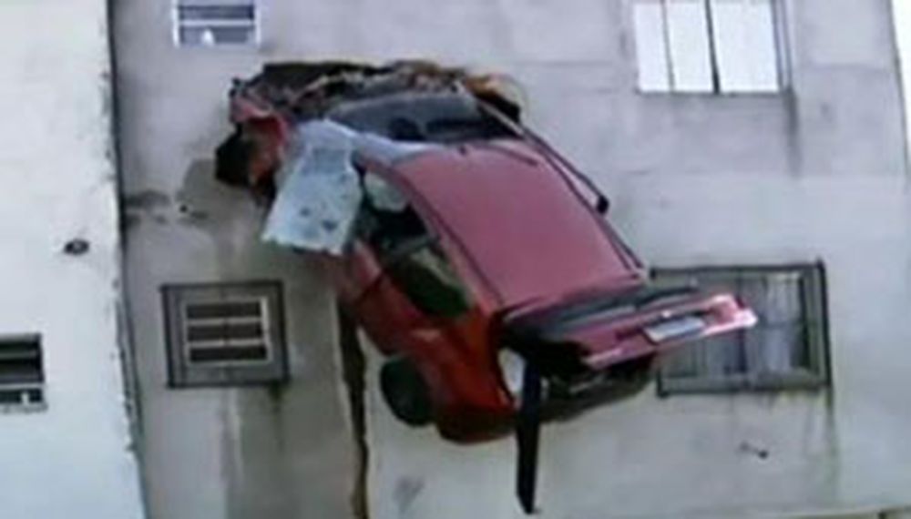 Se incrustó en una casa