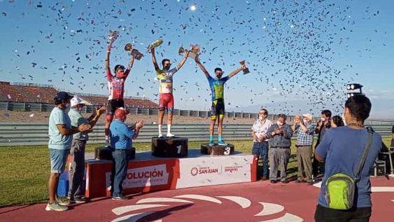 Turno del “Homenaje” para Oscar Villalobo