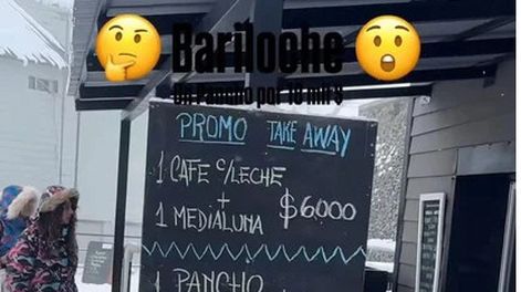 SORPRESA. En este local de Cerro Catedral ofrecen el pancho con una gaseosa a $ 18.000. Por un monto similar se compra comida más elaborada en Aspen.