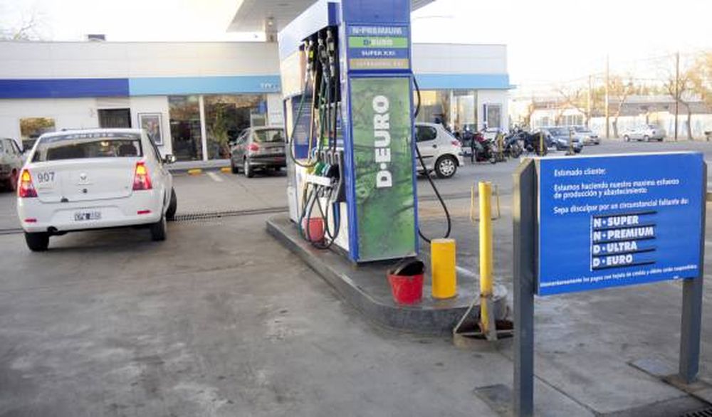 Nafta: recién mañana se normalizará el expendio