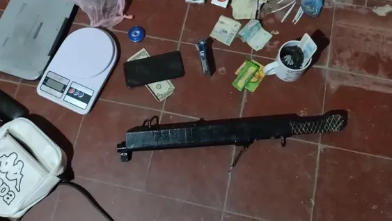 Detuvieron a 3 sujetos y secuestraron desde un arma casera y municiones hasta marihuana