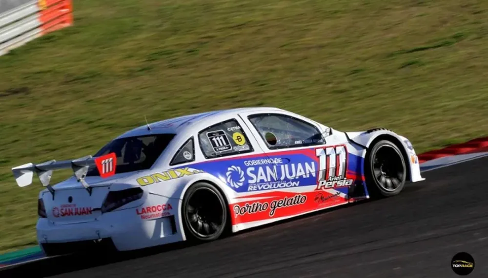 Ariel Persia se consagró campeón en el Top Race Junior