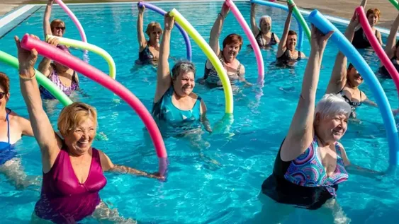 En la colonia Adultos Mayores en Movimiento 2024 participaron mas de 40 personas mayores.