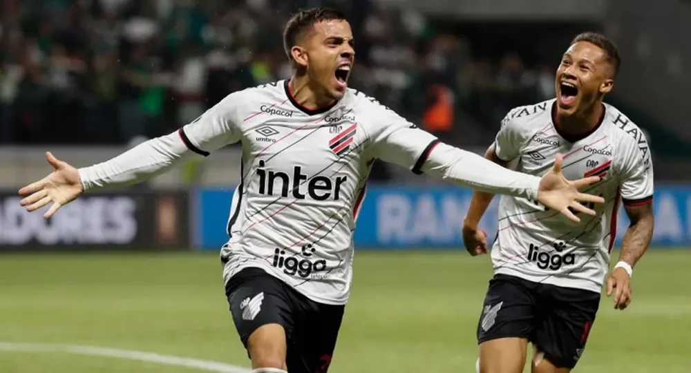 Paranaense destronó a Palmeiras y es finalista