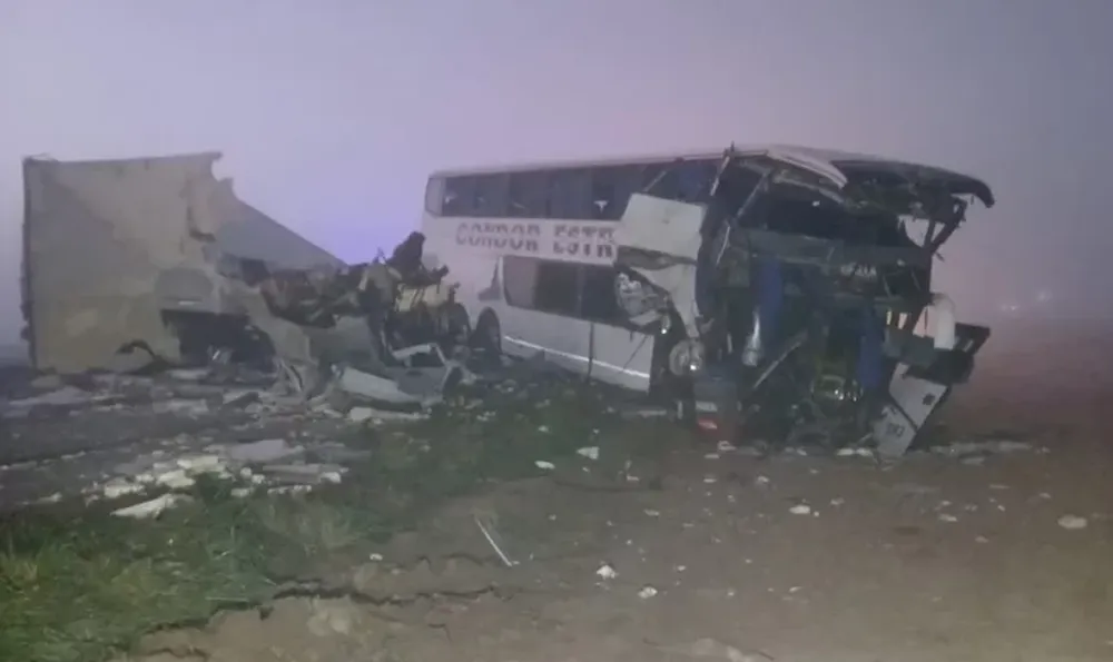 El peligro de viajar por la noche en colectivo