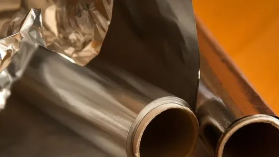 Seis usos pocos desconocidos del papel aluminio