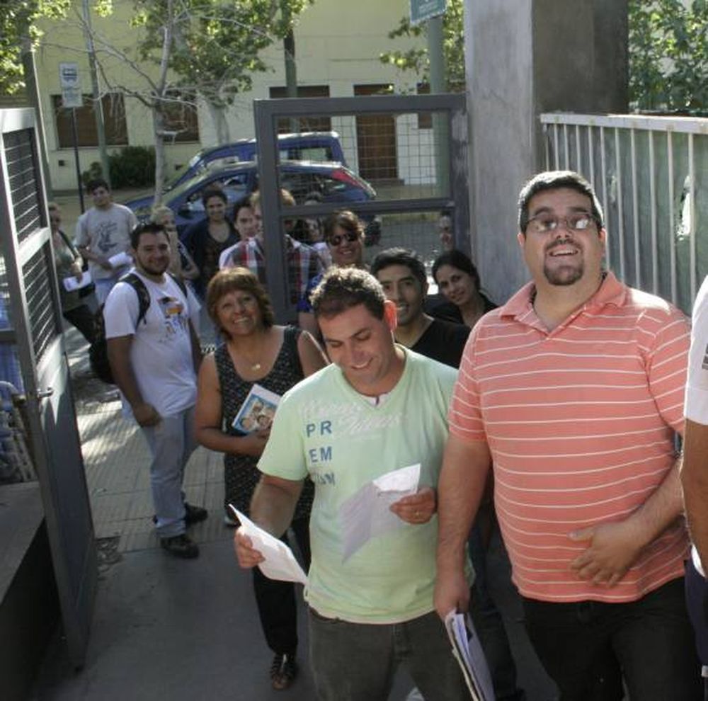 La angustia de un sorteo  para inscribir a los hijos