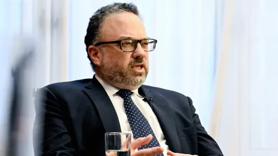 Kulfas afirmó que “evalúan” cambiar la doble indemnización y la prohibición de despidos