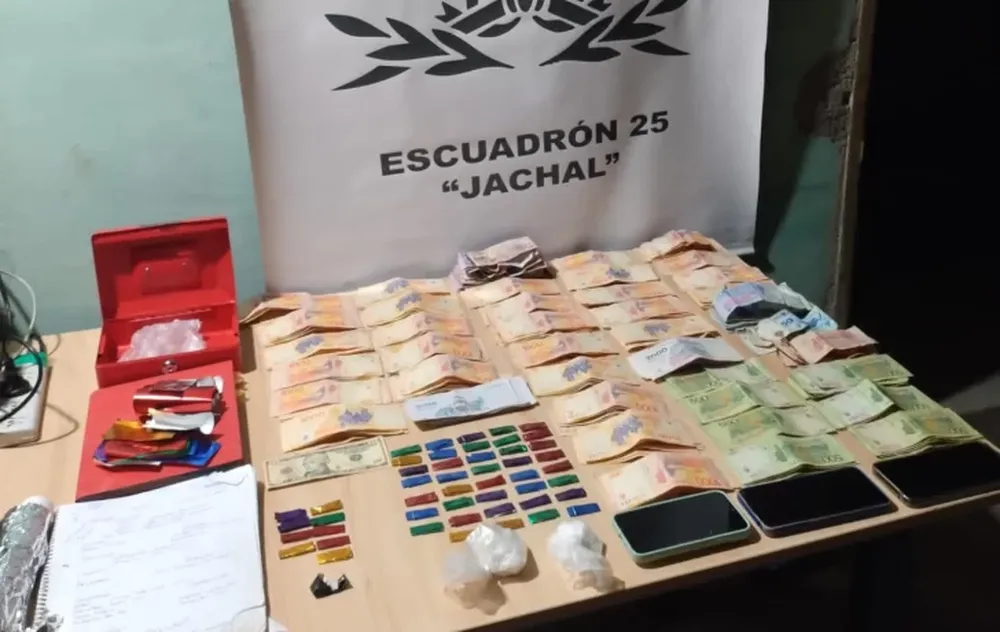 Tras varios allanamientos en Jáchal y Pocito, detuvieron a cuatro personas y secuestraron casi 100 gramos de cocaína