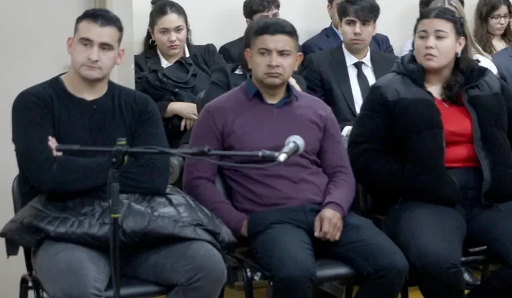 DE IZQUIERDA a derecha, Matías Durán (único condenado), Maximiliano Riveros y Emilce Pantano, ambos absueltos por el beneficio de la duda.