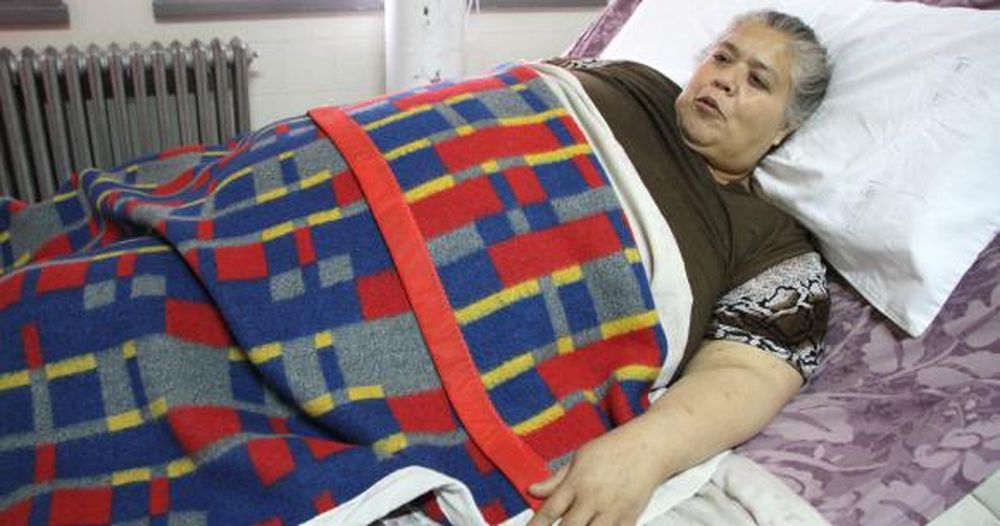Mariela, la mujer obesa, mejora pero no camina