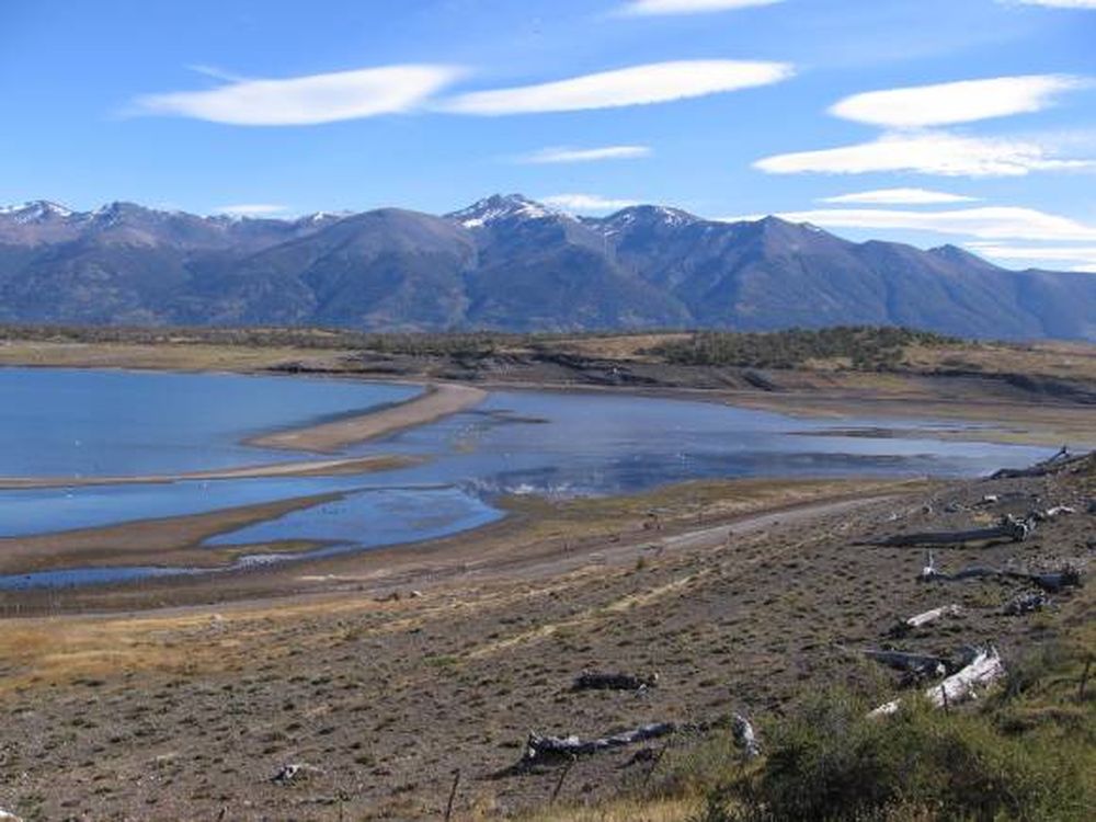 Buscarán recursos para hacer cales y cementos