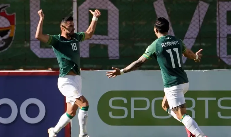 Bolivia goleó a Paraguay y sueña