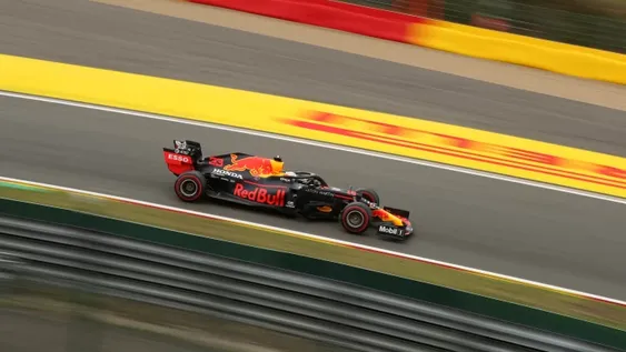 Max Verstappen hizo el mejor tiempo en los entrenamientos libres en Bélgica