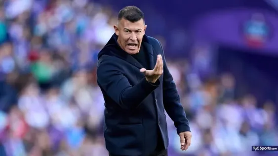 Almirón asumió en Boca, dirigió la práctica y se prepara para enfrentar a San Lorenzo