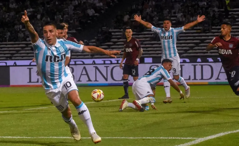 Racing goleó a Talleres y estiró la ventaja en la cima