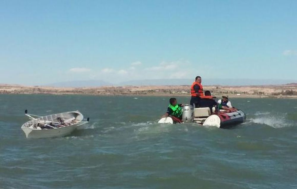 Rescate en el dique de Ullum