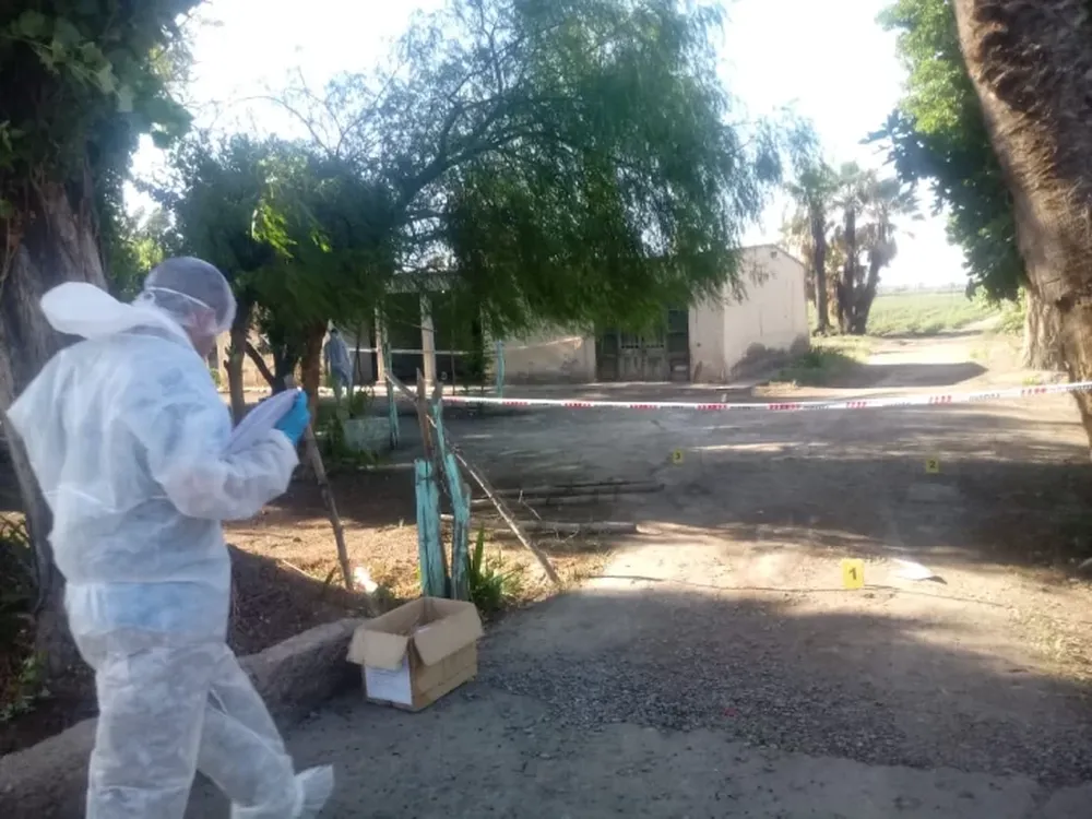 Hallan un hombre sin vida en Médano de Oro e investigan un crimen