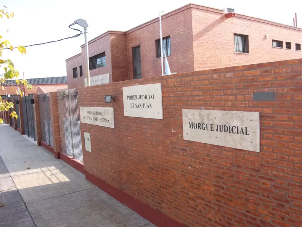 Feto hallado en un contenedor: hay pistas de que quien lo dejó es una persona menor de edad