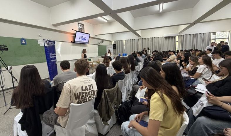 Alumnos de la UCCuyo se capacitaron para el futuro laboral.