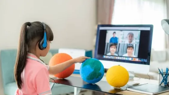 Los chicos aseguran que la tecnología “vino para quedarse” y valoran el esfuerzo docente