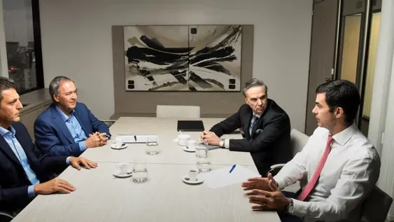 Schiaretti convocó al PJ federal, al GEN y al socialismo para competir contra otros frentes