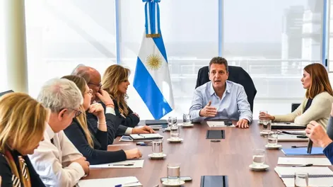 Cita con Massa por plus para sueldo mínimo