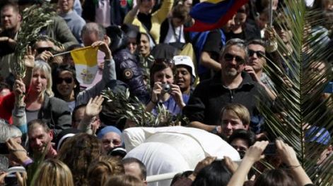 Francisco convocó  a los jóvenes a Río