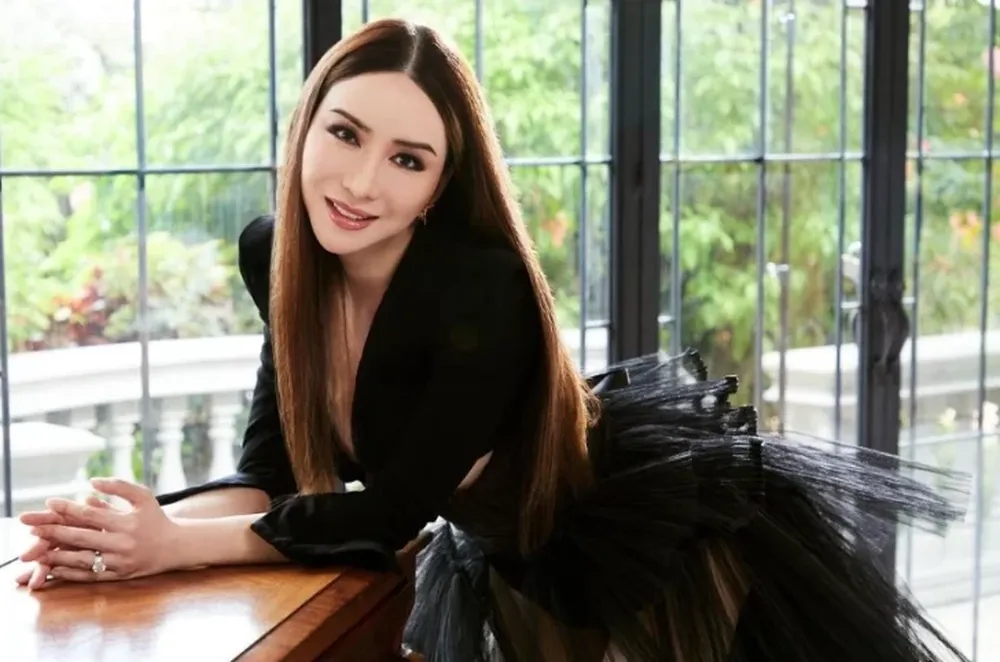 Una millonaria transgénero compró el concurso de belleza Miss Universo