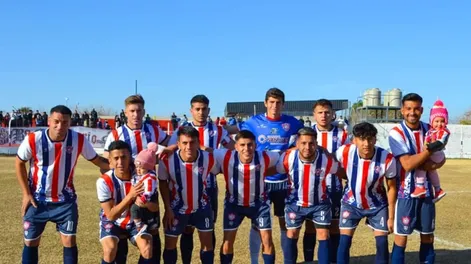 Peñarol derrotó a Villa Obrera en un partidazo que le puso fin a la segunda fecha