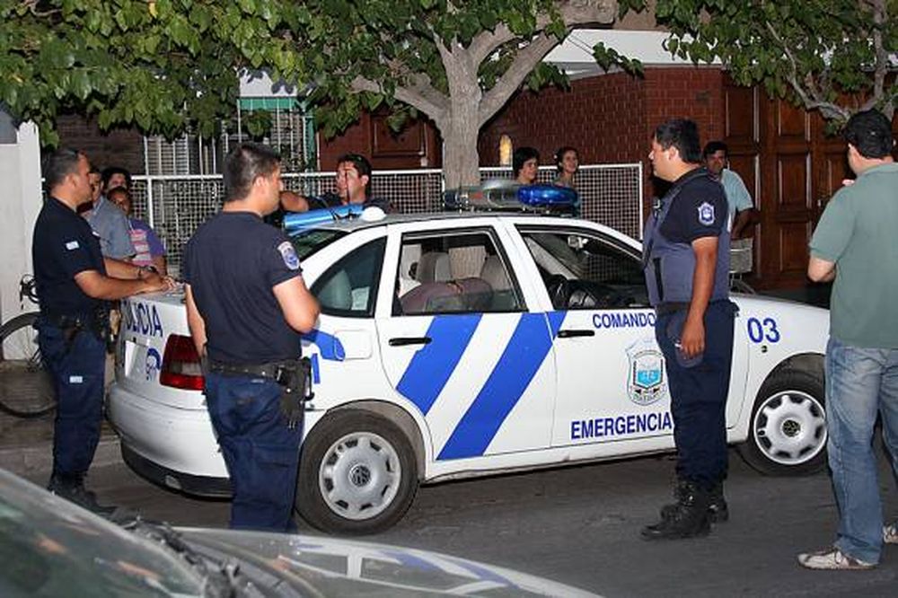 Asaltan, huyen y los apresan con el botín