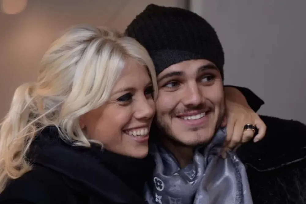 Wanda Nara se sacó una foto en tanguita y corpiño pero la liquidaron por el Photoshop