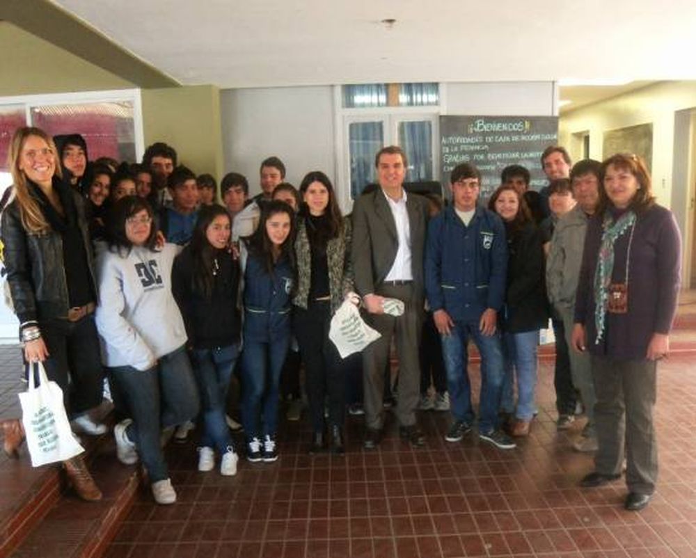 Ayuda para dos escuelas alejadas
