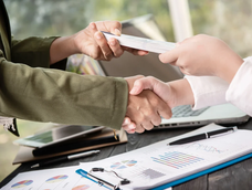 Los bancarios lograron un incremento en sus haberes. Los bancarios lograron un incremento en sus haberes.