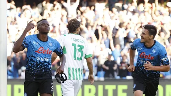 Nápoli goleó y se afirma como líder