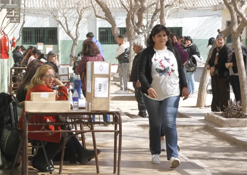 Sondeo en San Juan revela pesimismo sobre la economía de acá a las elecciones de octubre