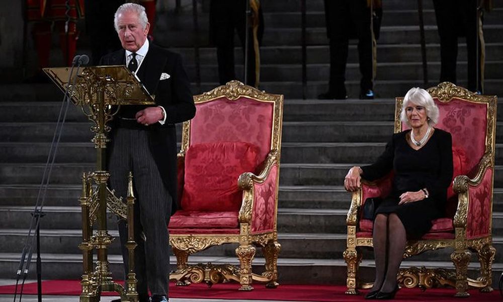 El rey Carlos III se presentó por primera vez ante los legisladores del Parlamento