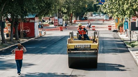 La repavimentación de la Avenida España, en Capital, entró en su etapa final.