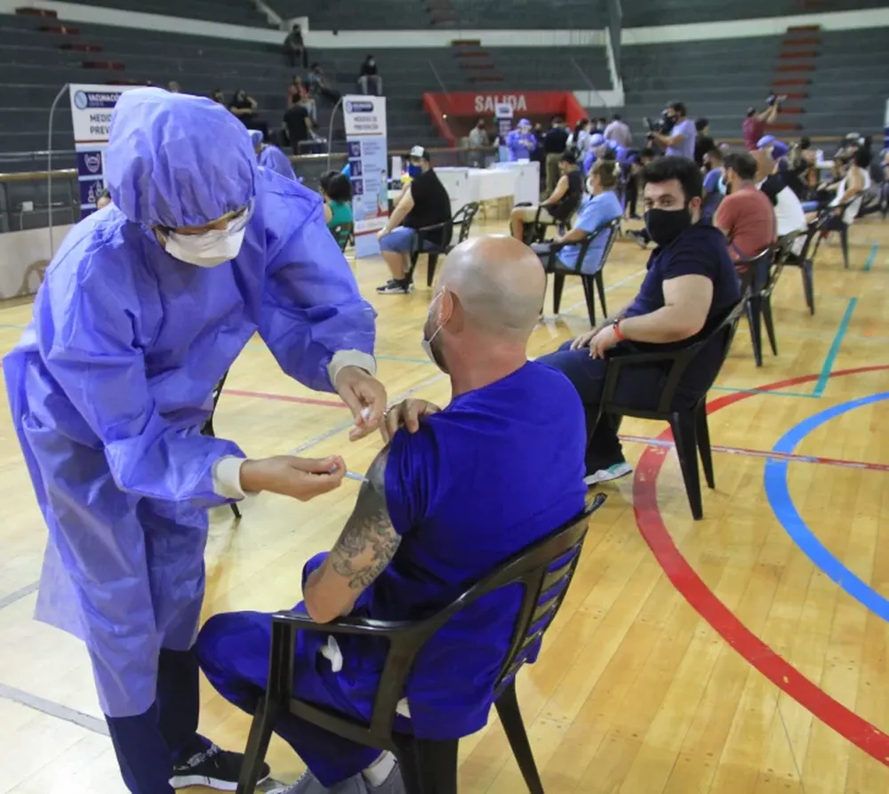 Llegan a San Juan 26.320 dosis de Moderna para quienes recibieron la primera de Sputnik