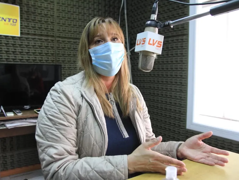 La ministra Venerando está aislada por un positivo que arrojó un contacto estrecho