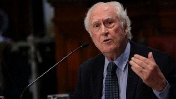 La despedida de figuras de la política y la cultura a Pino Solanas